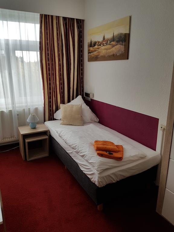 Pension Am Stadtrand Лайпциг Екстериор снимка