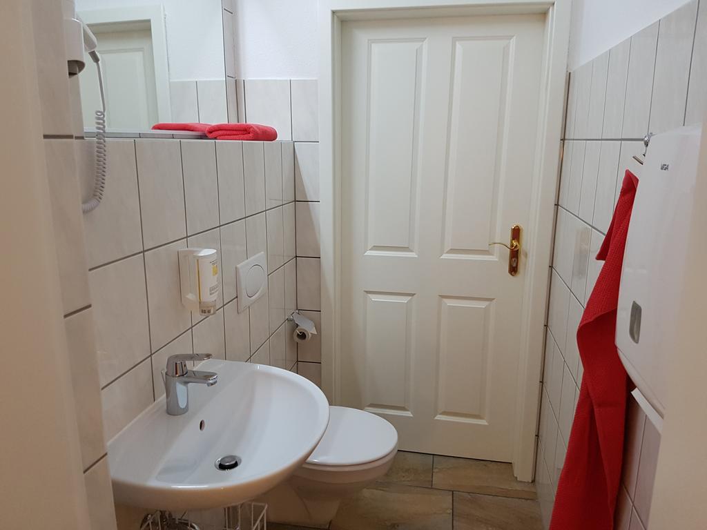 Pension Am Stadtrand Лайпциг Екстериор снимка